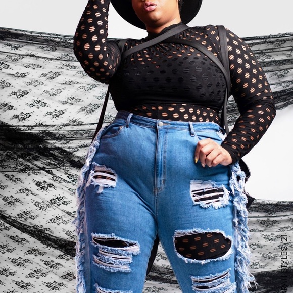 Shredded plus size denim jeans with fringe detail - Picture 5 of 6